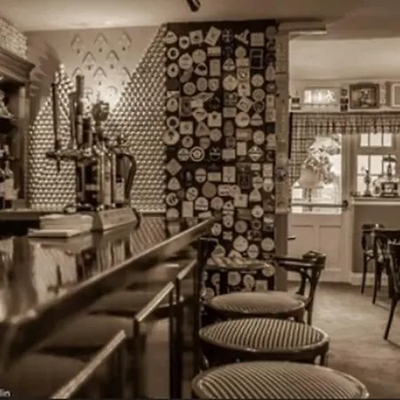 Killeen House And Rozzers Restaurant Hotel 3*