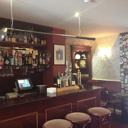 Hotel Killeen House And Rozzers Restaurant