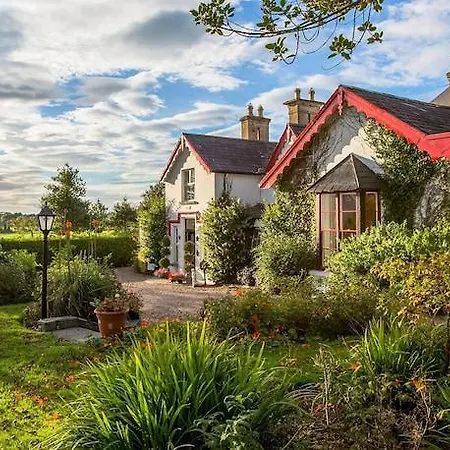 Killeen House And Rozzers Restaurant Hotel 3*